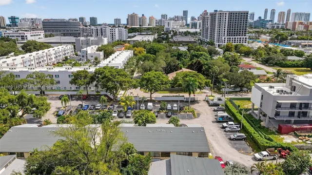 $499,000 | 19220 Northeast 25th Avenue, Unit 274B, Miami, FL 33180