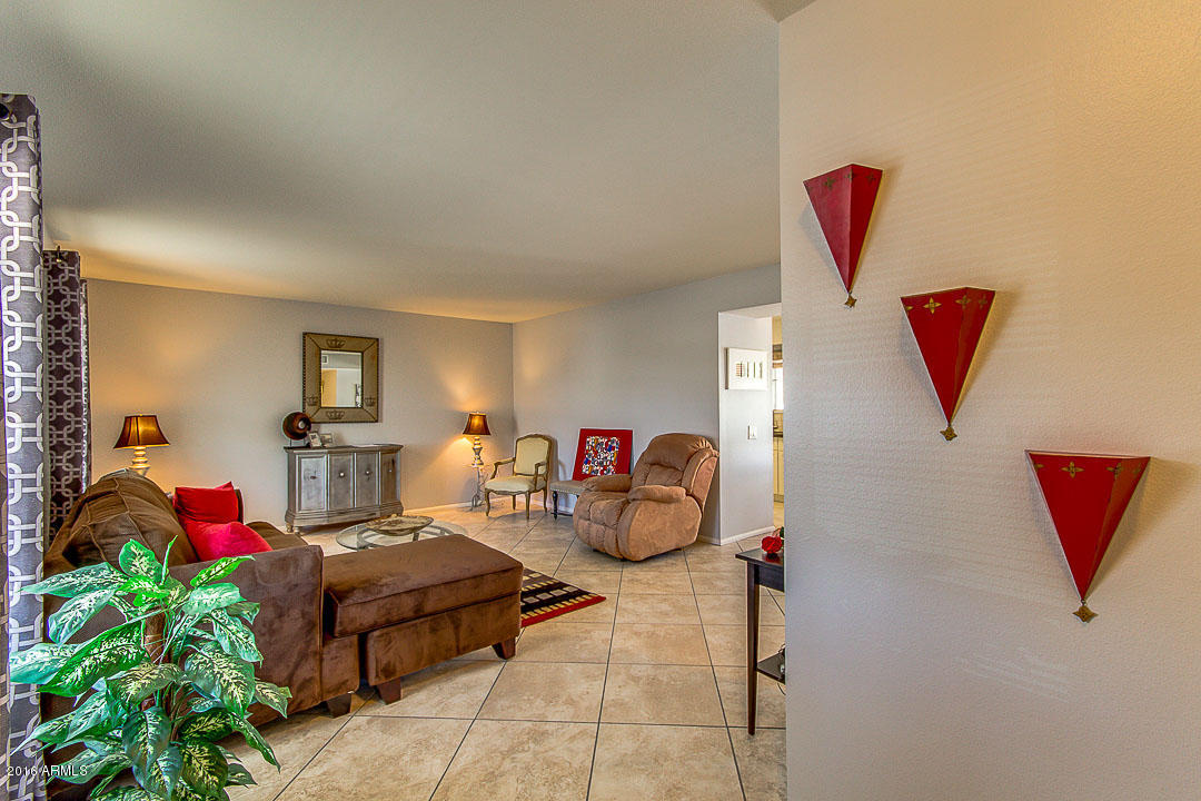11060 West Oak Ridge Road Sun City, AZ 85351 - Photo 3 of 32 View at Entry
