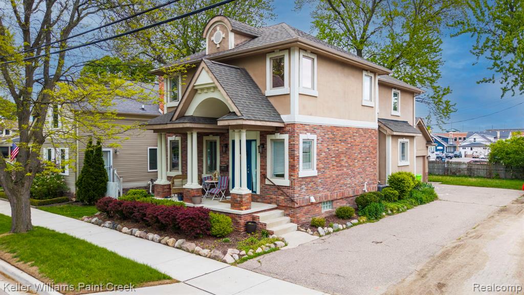 418 Oak Street Rochester, MI 48307 - Photo 1 of 38