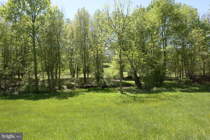 21811 Woodfield Road Gaithersburg, MD 20882 - Photo 8 of 9 Gallery Image 8
