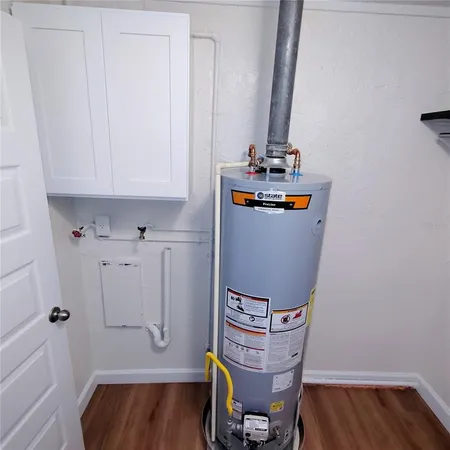 a view of utility room