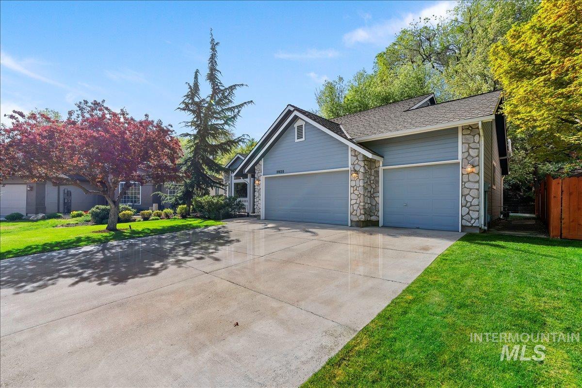 3925 South Sutton Way Boise, ID 83706 - Photo 4 of 40