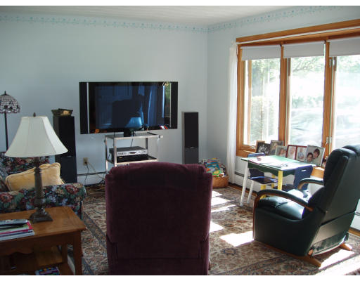 224 Pearse Road Swansea, MA 02777 - Photo 3 of 5 Gallery Image 3