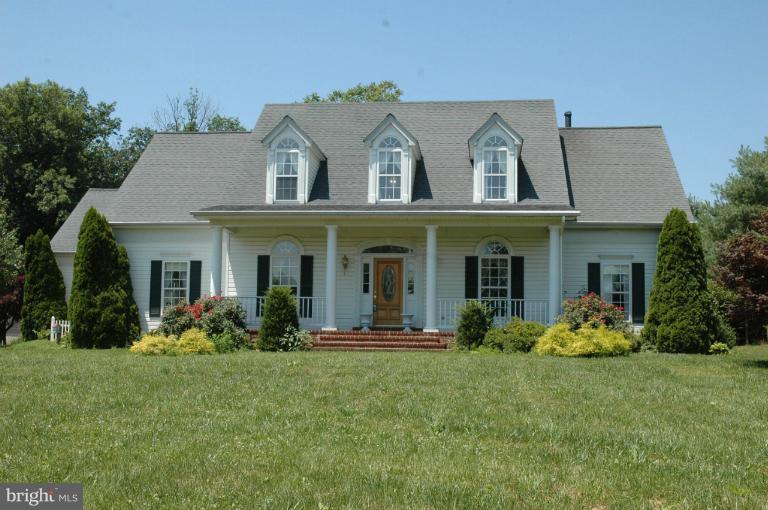 18570 Windsor Forest Road Mount Airy, MD 21771 - Photo 1 of 27 Exterior (Front)