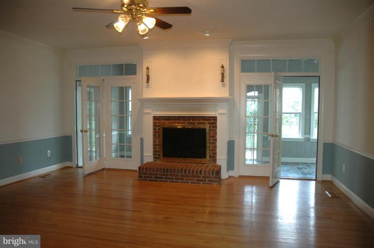 18570 Windsor Forest Road Mount Airy, MD 21771 - Photo 14 of 27 Family Room
