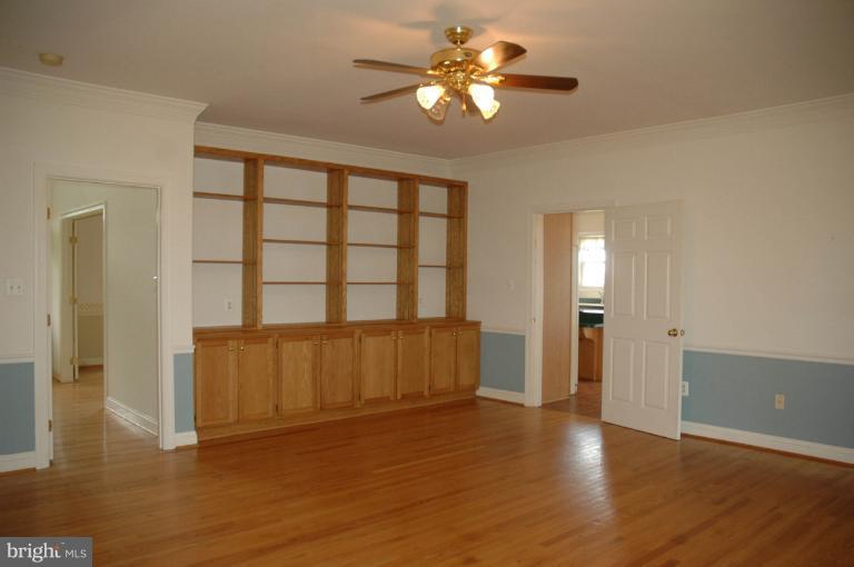 18570 Windsor Forest Road Mount Airy, MD 21771 - Photo 15 of 27 Family Room