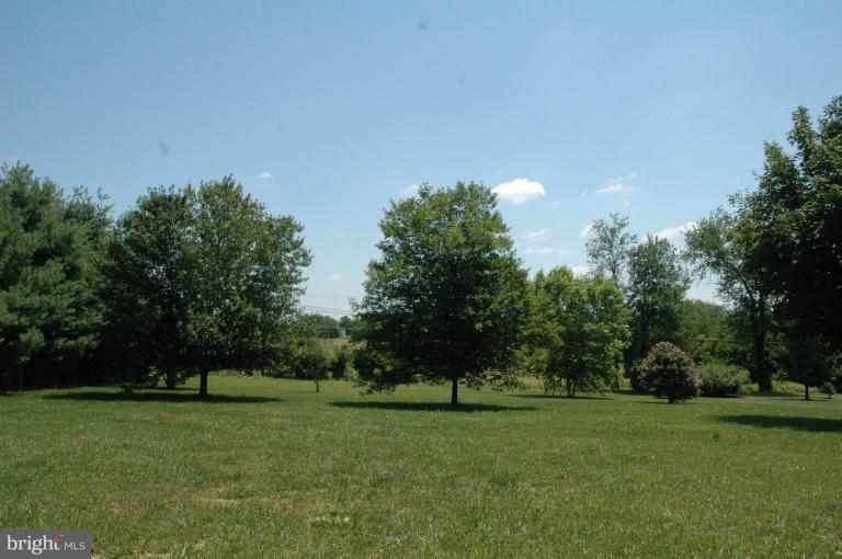 18570 Windsor Forest Road Mount Airy, MD 21771 - Photo 10 of 27 View
