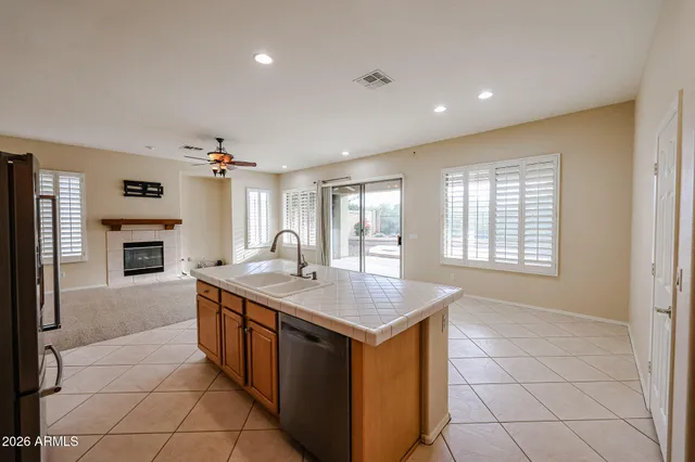 $2,950 | 40601 North Republic Way, Anthem, AZ 85086