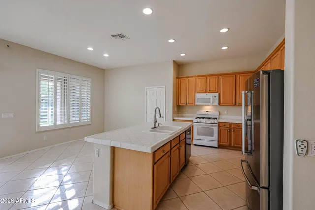 $2,950 | 40601 North Republic Way, Anthem, AZ 85086