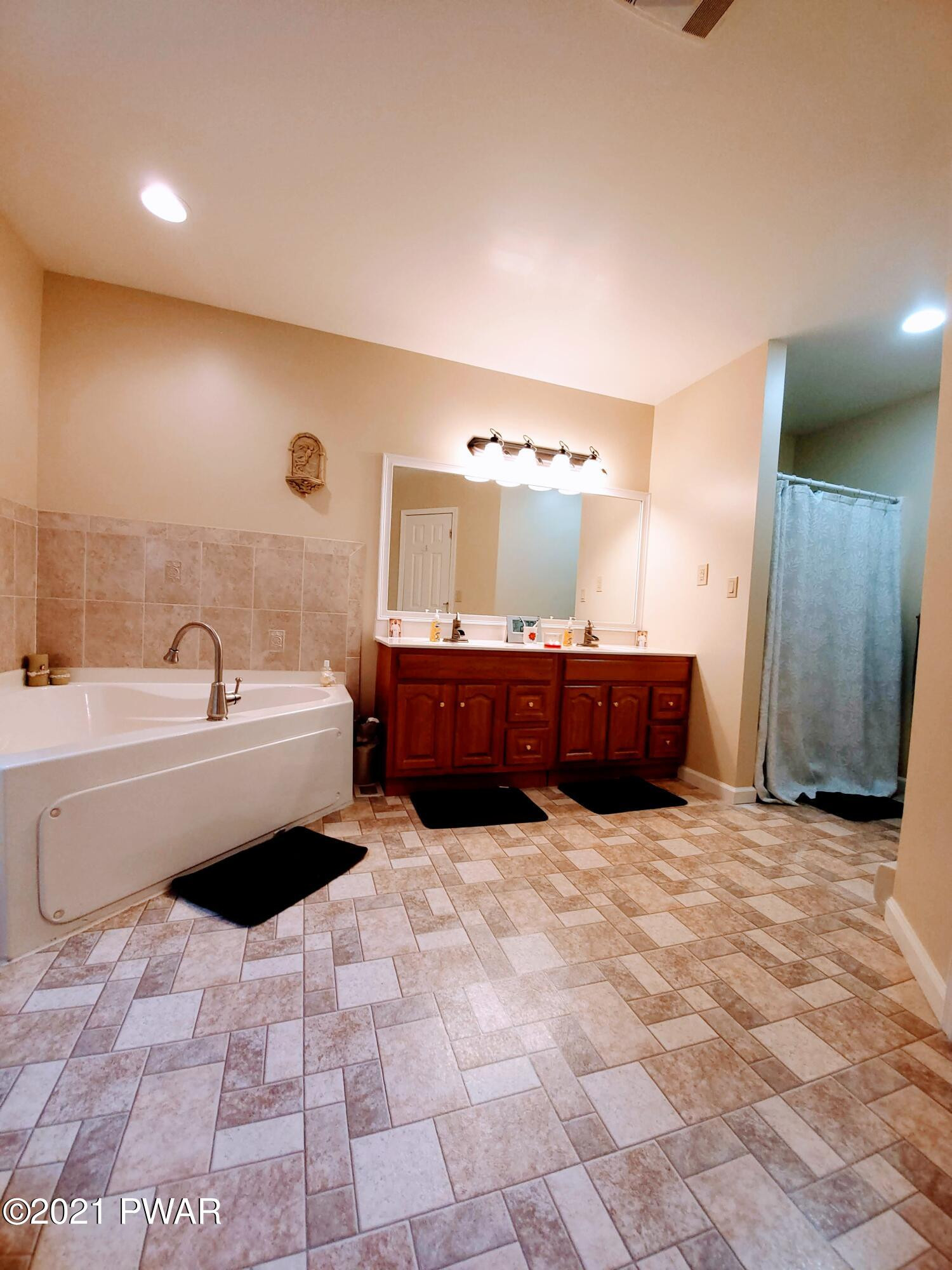 320 South Turnpike Road Newfoundland, PA 18445 - Photo 26 of 38 Master Bath