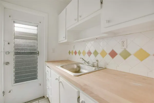 $1,650 | 835 Meridian Avenue, Unit 3, Miami Beach, FL 33139