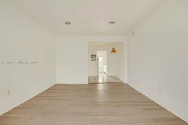 $1,650 | 835 Meridian Avenue, Unit 3, Miami Beach, FL 33139