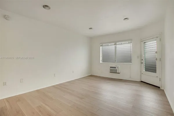 $1,650 | 835 Meridian Avenue, Unit 3, Miami Beach, FL 33139