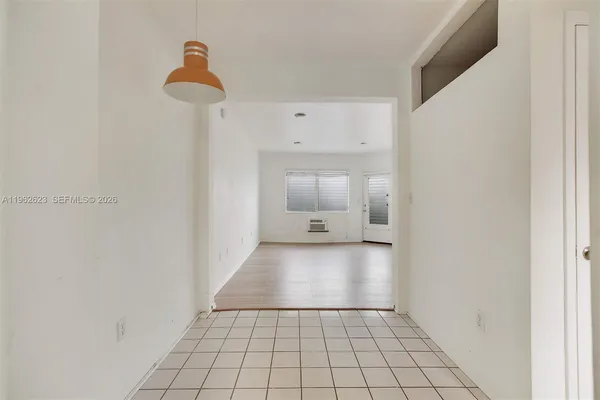 $1,650 | 835 Meridian Avenue, Unit 3, Miami Beach, FL 33139