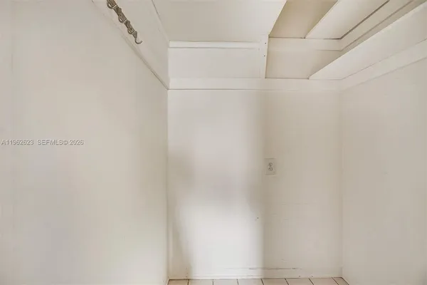 $1,650 | 835 Meridian Avenue, Unit 3, Miami Beach, FL 33139