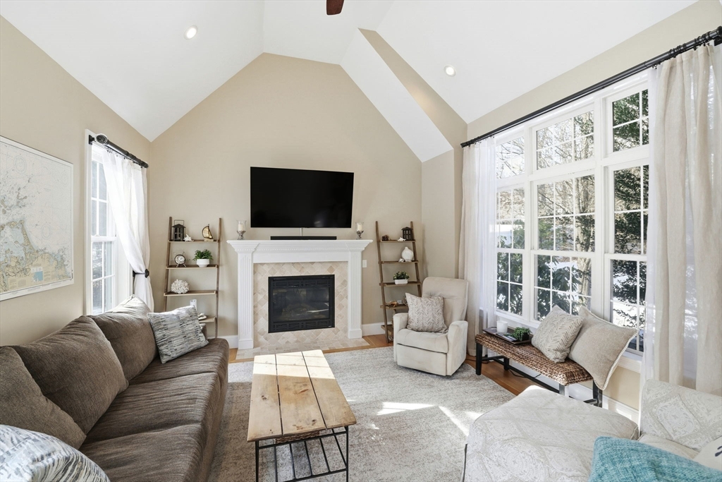 537 First Parish Road Scituate, MA 02066 - Photo 11 of 42