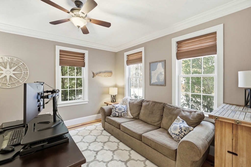 537 First Parish Road Scituate, MA 02066 - Photo 14 of 42