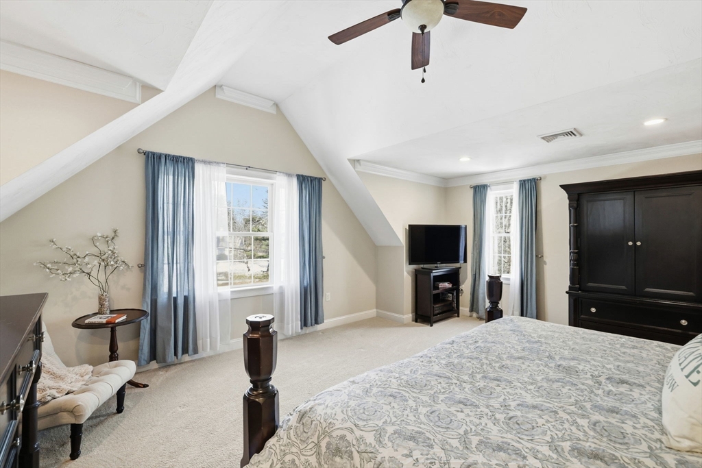 537 First Parish Road Scituate, MA 02066 - Photo 17 of 42