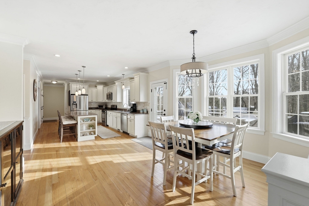 537 First Parish Road Scituate, MA 02066 - Photo 7 of 42