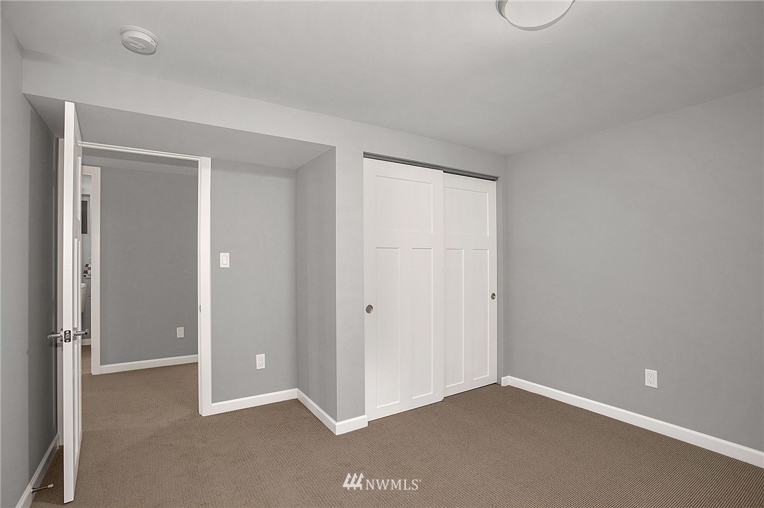 7451 Gatewood Road Southwest Seattle, WA 98136 - Photo 14 of 25 Gallery Image 14