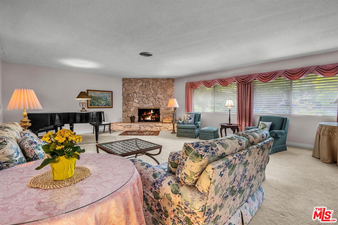 575 East Channel Road Los Angeles, CA 90402 - Photo 8 of 39