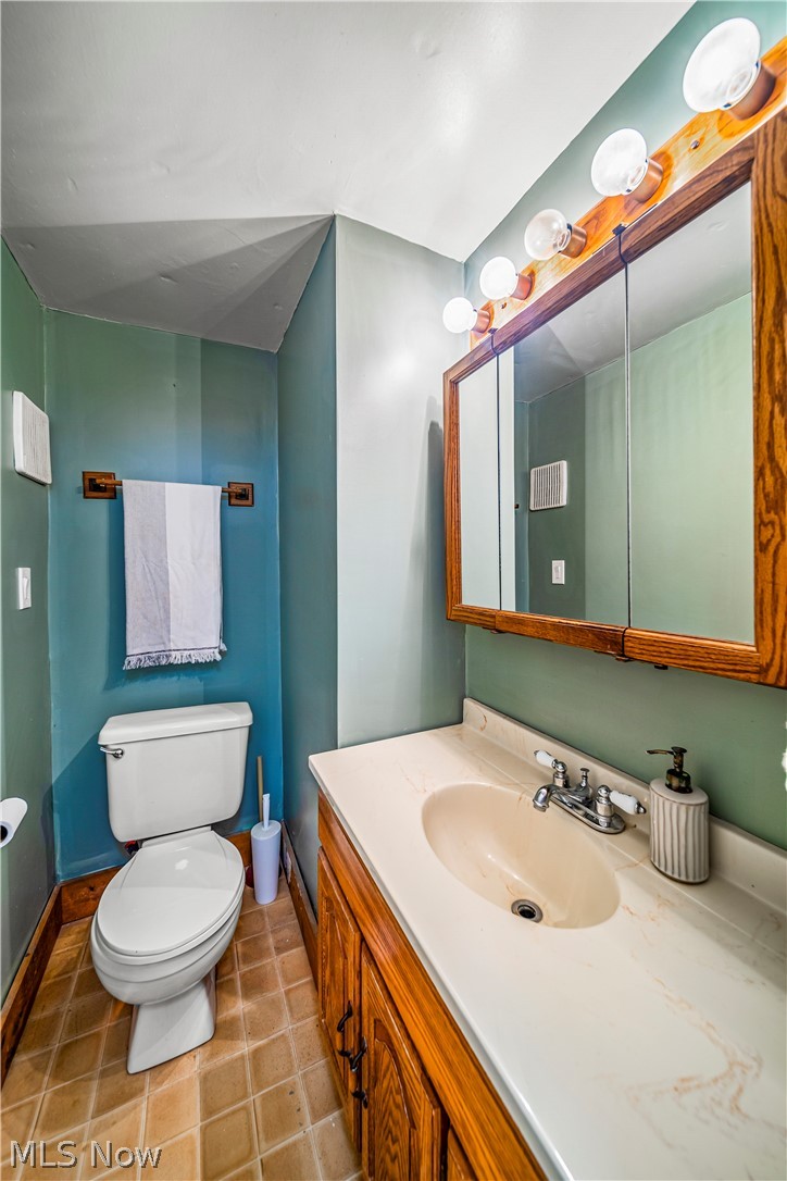 1809 Dock Road Madison, OH 44057 - Photo 15 of 19 Half Bath