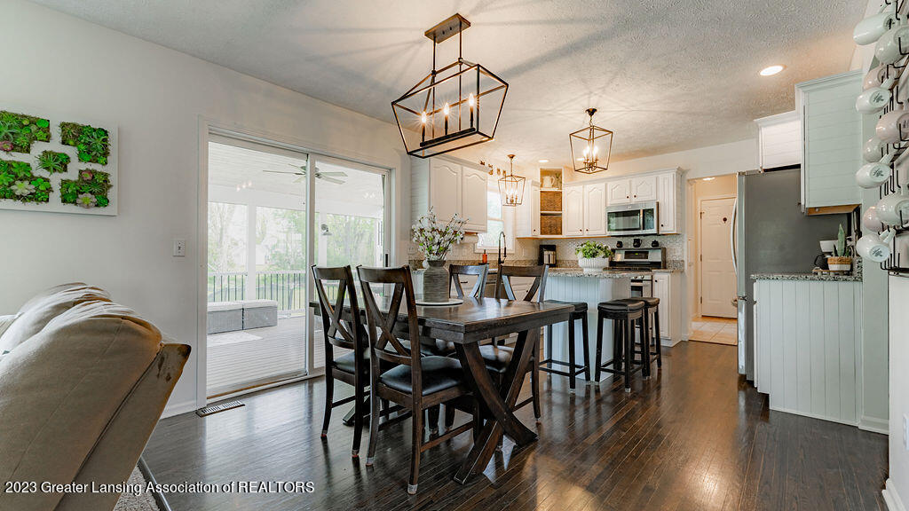 17 Three Oaks Road Okemos, MI 48864 - Photo 11 of 45 17ThreeOaks11