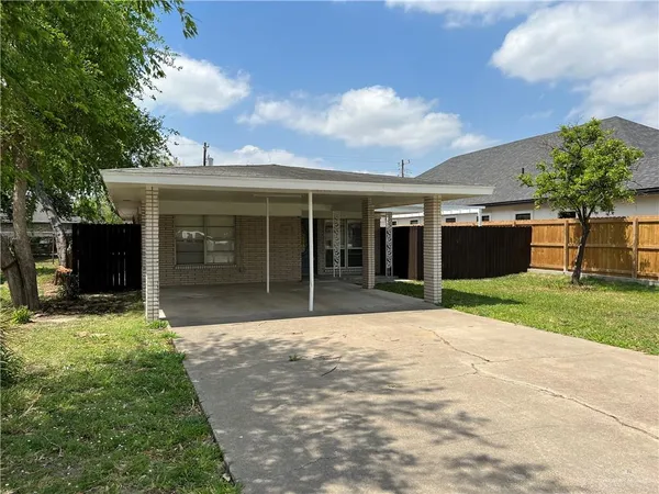 $1,900 | 415 South 17th Street, McAllen, TX 78501