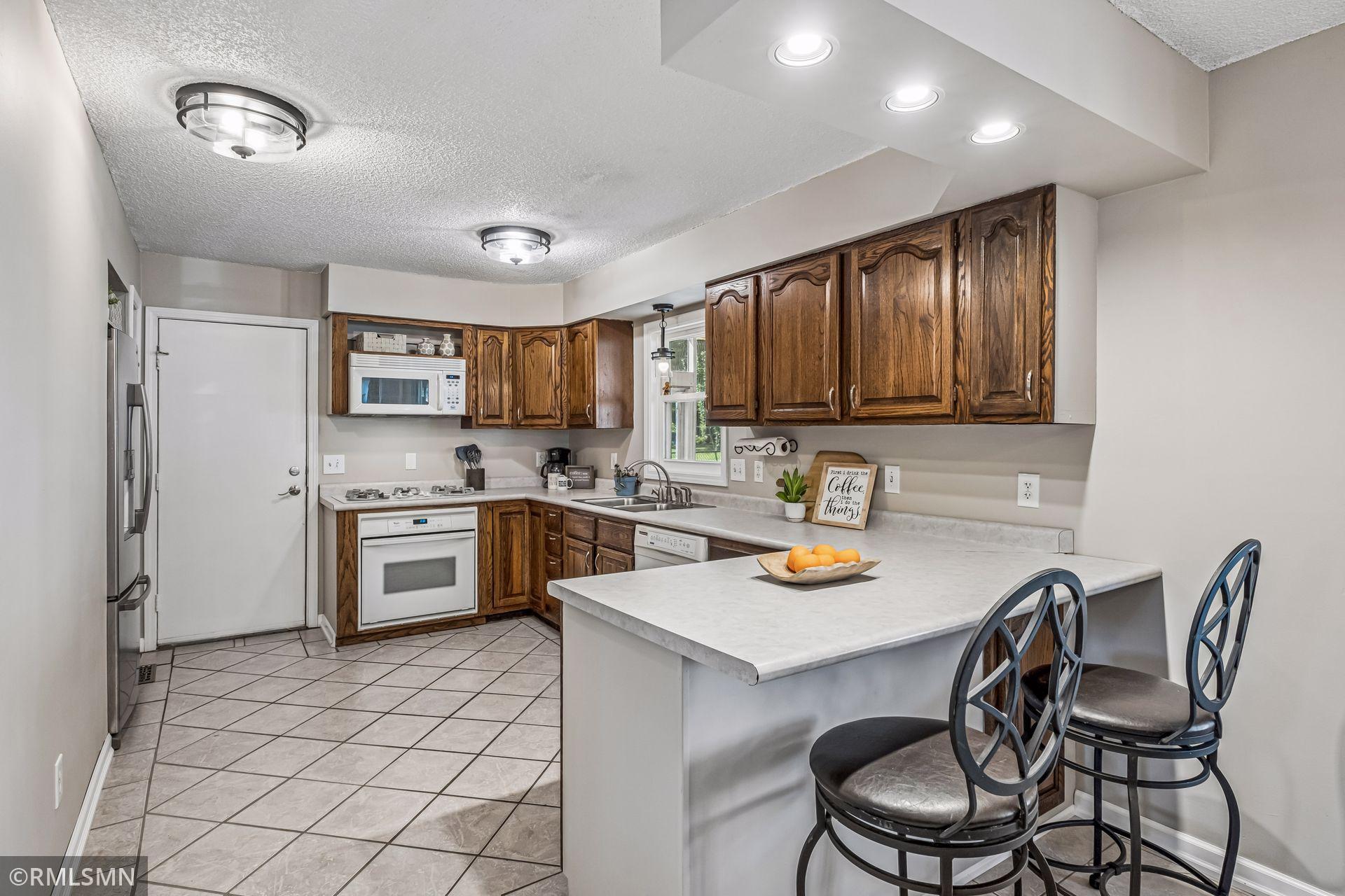 1440 Valleyview Road Chaska, MN 55318 - Photo 12 of 45 Gallery Image 12