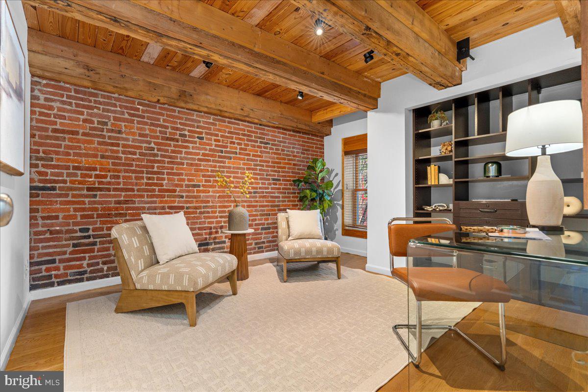 314 Fitzwater Street Philadelphia, PA 19147 - Photo 24 of 51 a work room with furniture and a lamp