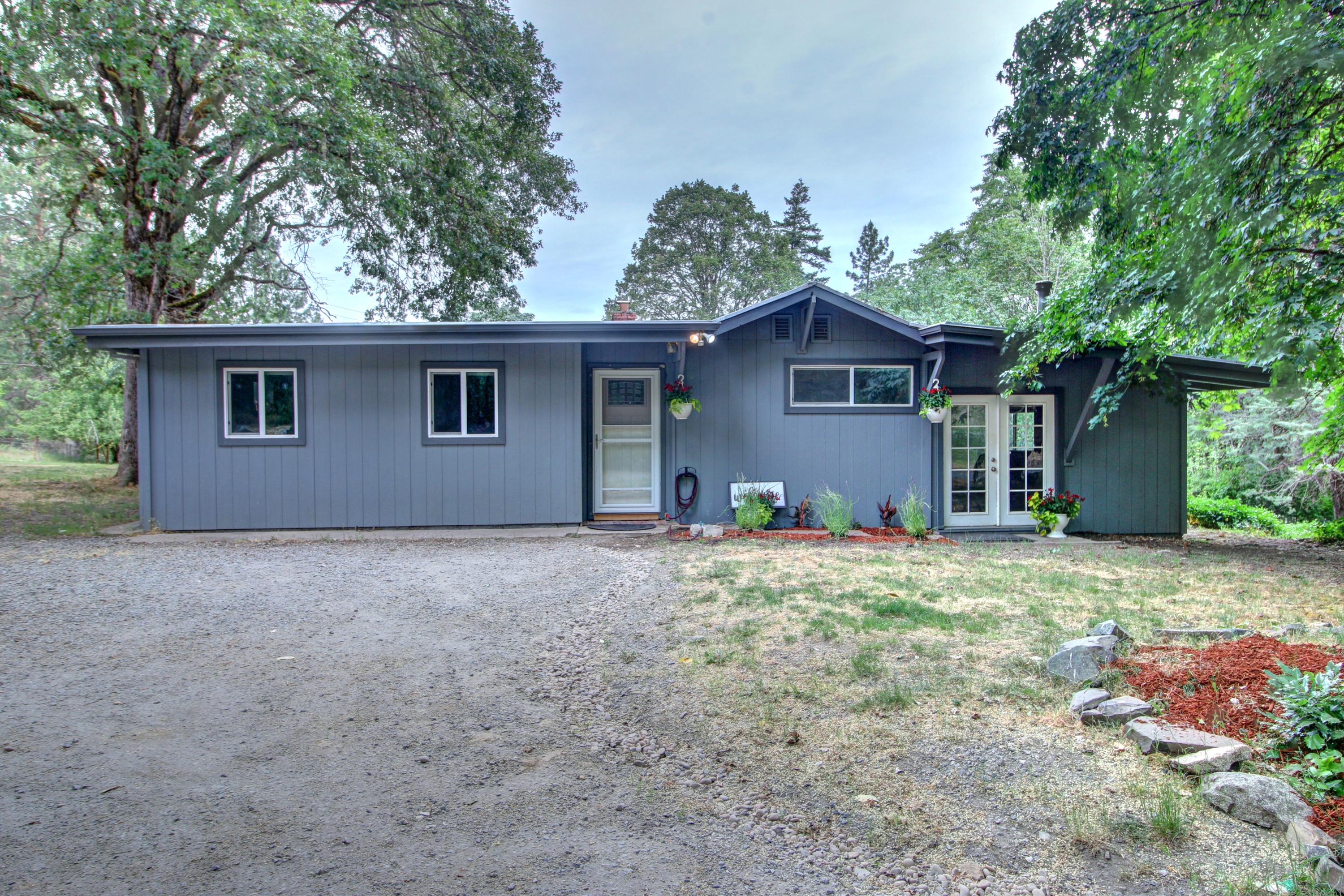 3479 Kane Creek Road Central Point, OR 97502 - Photo 1 of 37 1