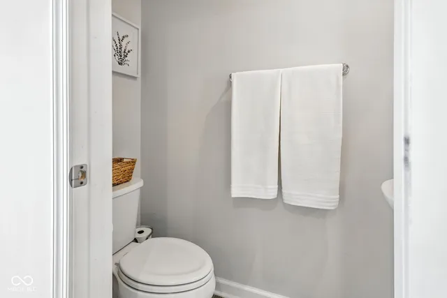 $300,000 | 9855 Oakmont E Drive, Pendleton, IN 46064