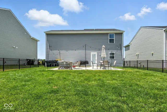 $300,000 | 9855 Oakmont E Drive, Pendleton, IN 46064