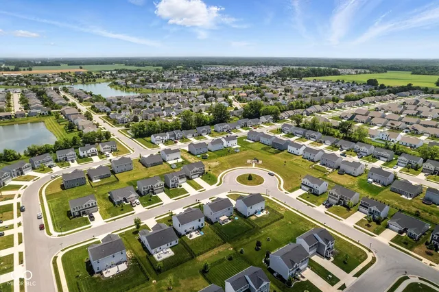 $300,000 | 9855 Oakmont E Drive, Pendleton, IN 46064