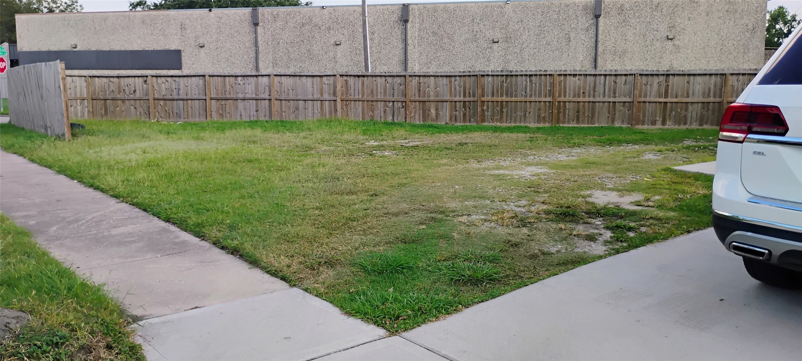 7318 Dahlia Street Houston, TX 77012 - Photo 3 of 38 Side of property