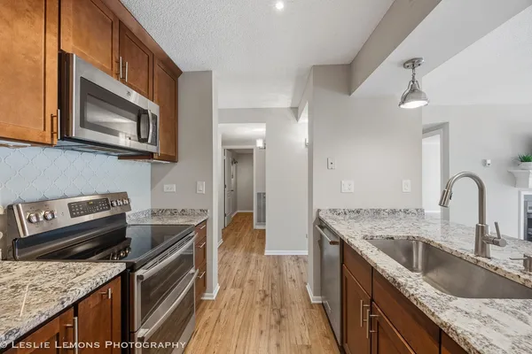 $275,000 | 511 Aurora Avenue, Unit 313, Naperville, IL 60540