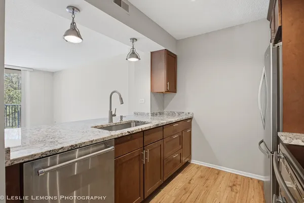 $275,000 | 511 Aurora Avenue, Unit 313, Naperville, IL 60540