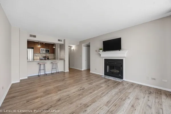 $275,000 | 511 Aurora Avenue, Unit 313, Naperville, IL 60540