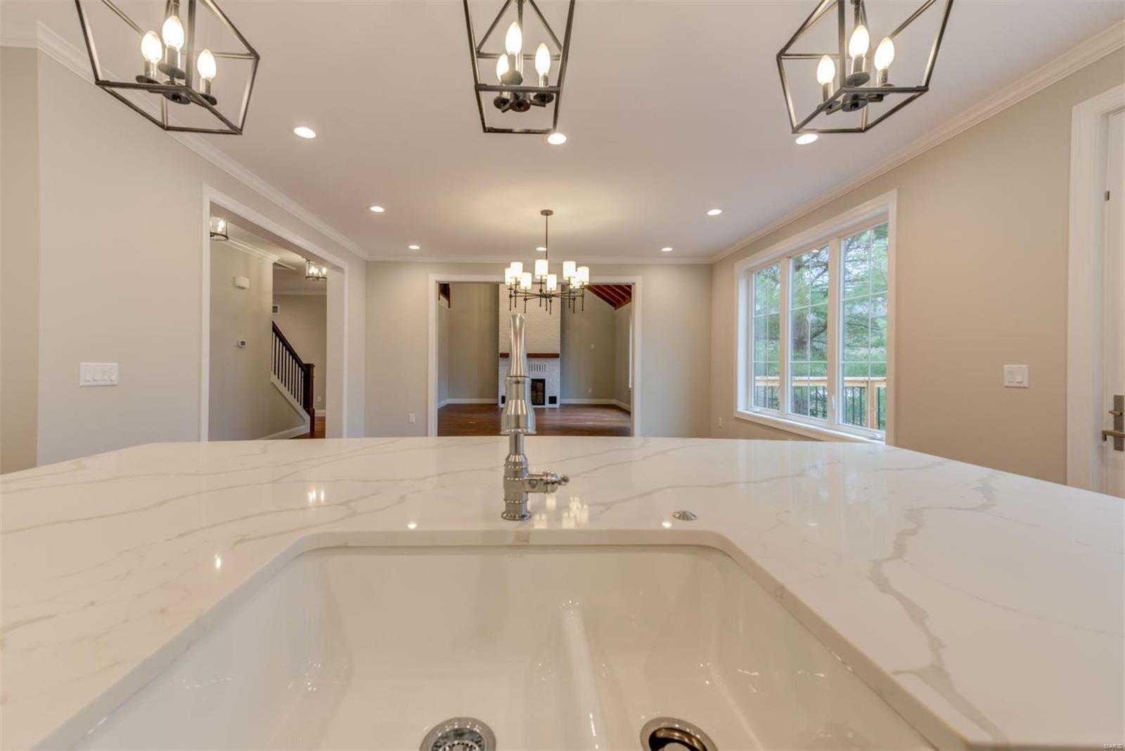 408 North Warson Road St. Louis, MO 63124 - Photo 7 of 28