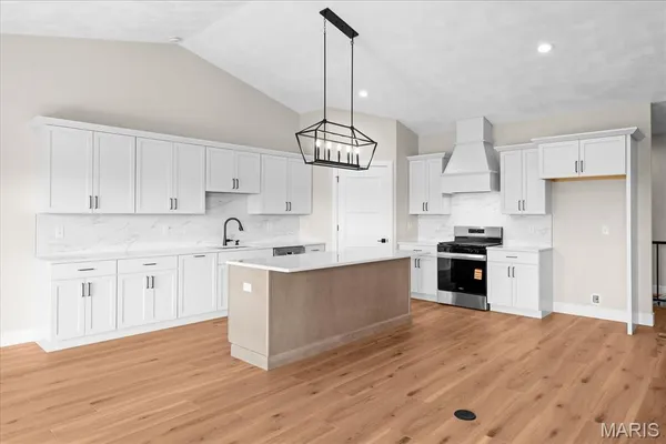 $558,800 | 825 Golden Bell Lane, O'Fallon, IL 62269