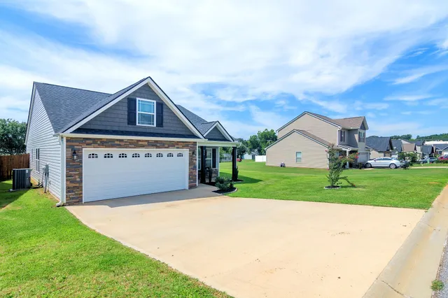 $260,000 | 834 John Weaver Trace, Inman, SC 29349