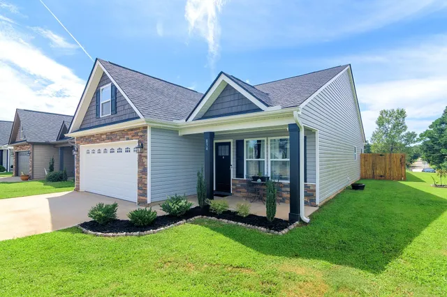 $260,000 | 834 John Weaver Trace, Inman, SC 29349