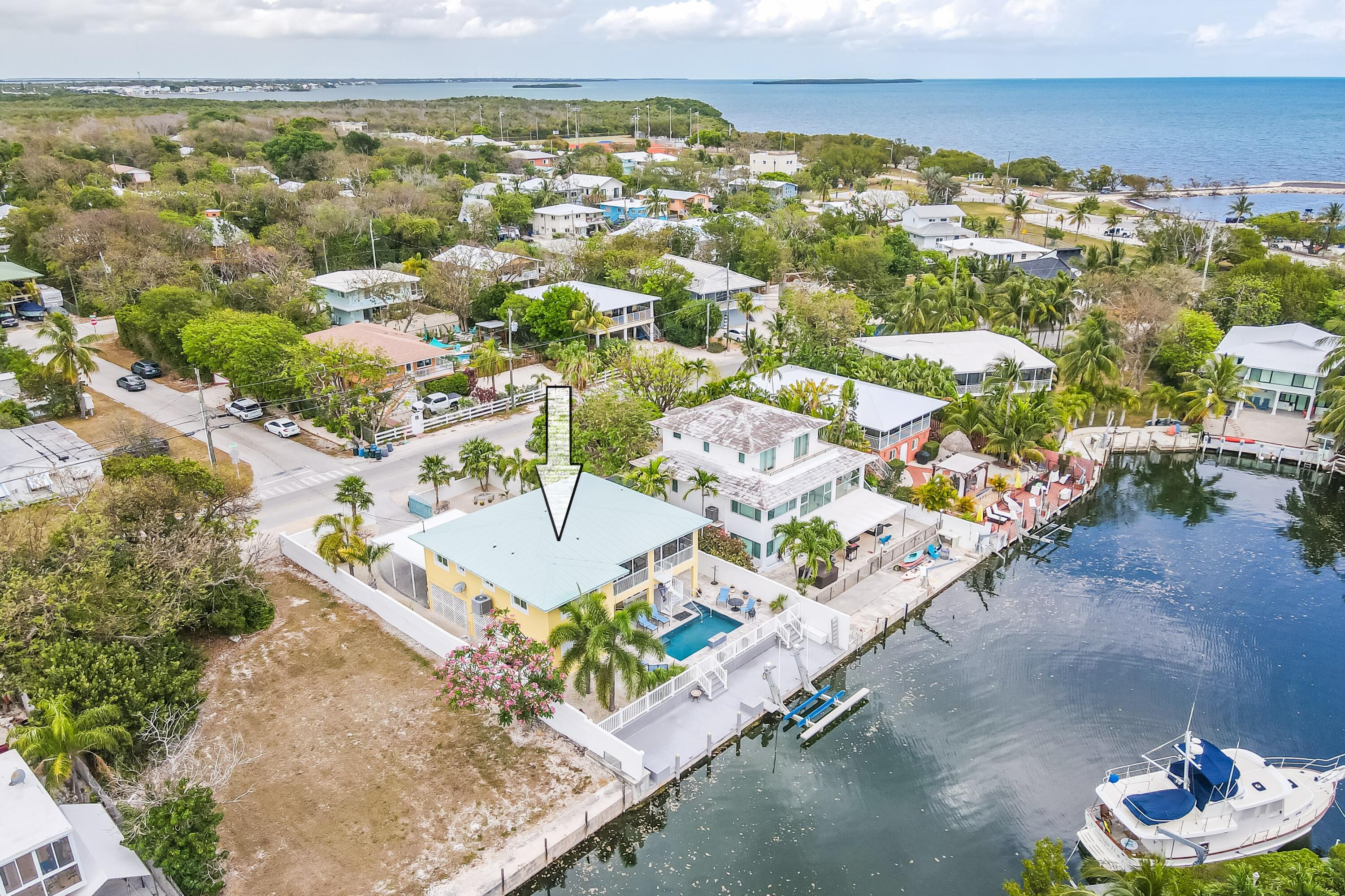 586 Beach Road Tavernier, FL 33070 - Photo 12 of 47 12