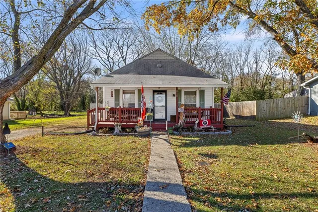 $150,000 | 818 3rd Street, Osawatomie, KS 66064