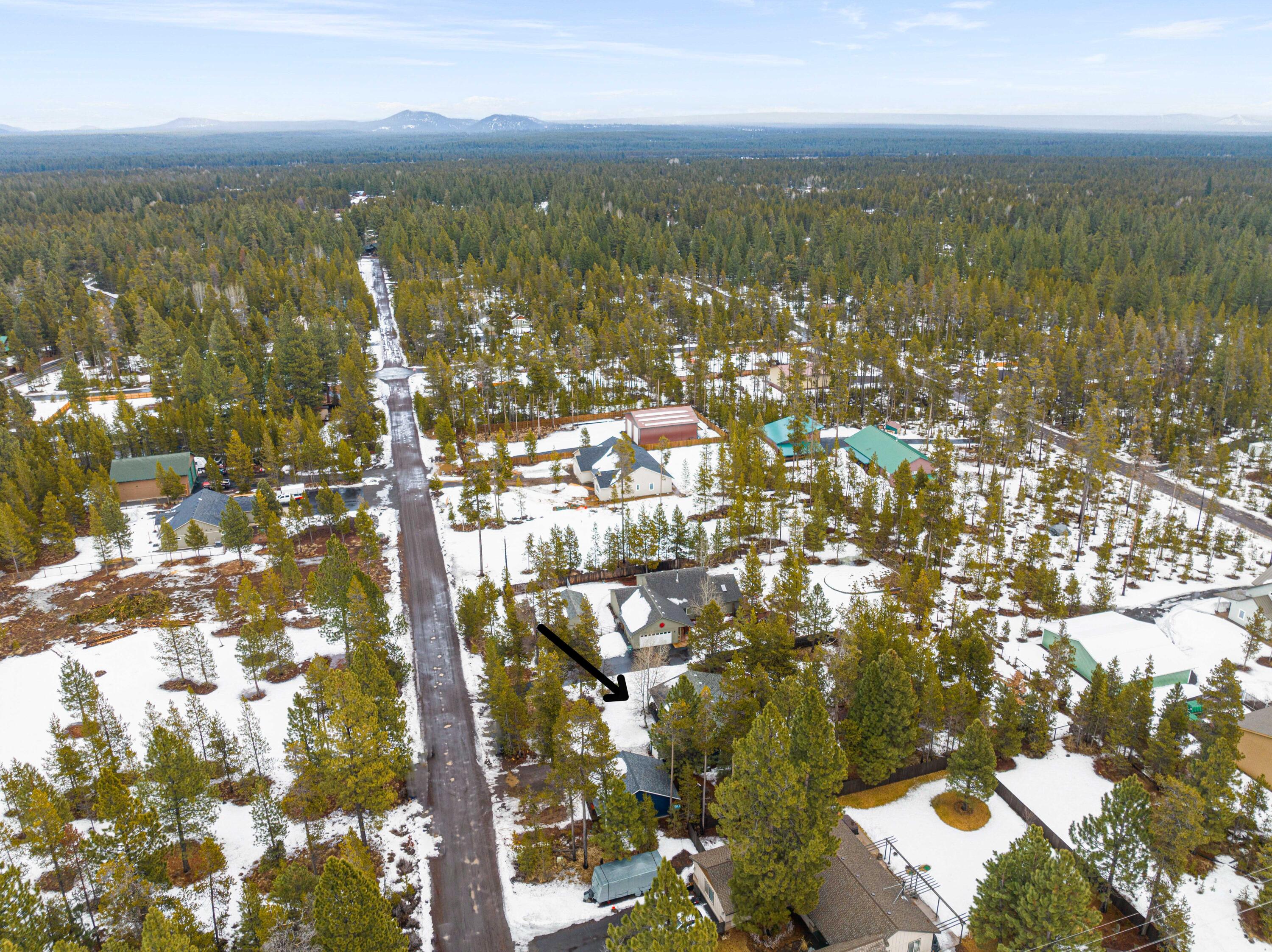 16939 Torrance Road Bend, OR 97707 - Photo 30 of 33 a view of city and ocean