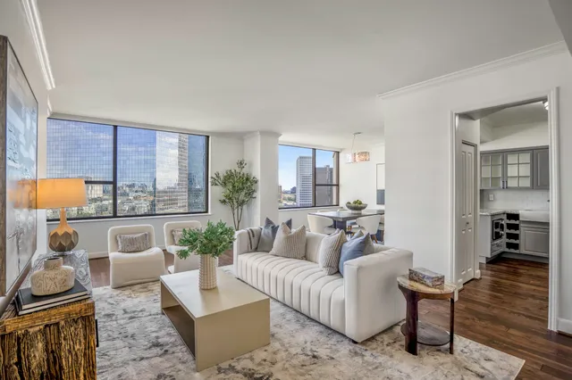 $450,000 | 15 Greenway Plaza, Unit 12D, Houston, TX 77046