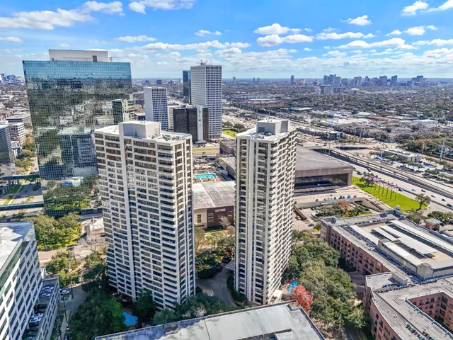$450,000 | 15 Greenway Plaza, Unit 12D, Houston, TX 77046