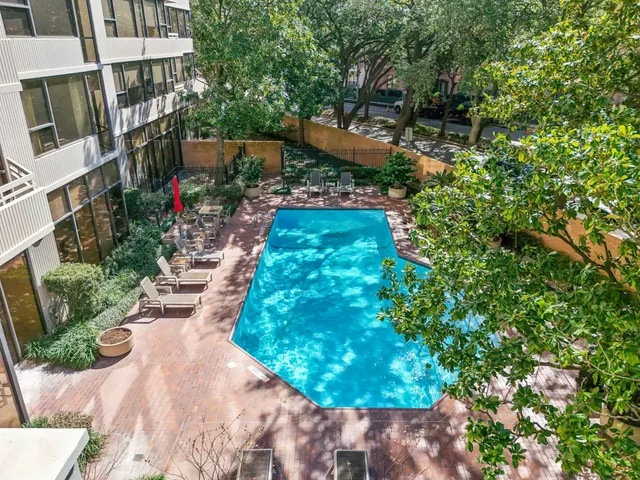 $450,000 | 15 Greenway Plaza, Unit 12D, Houston, TX 77046