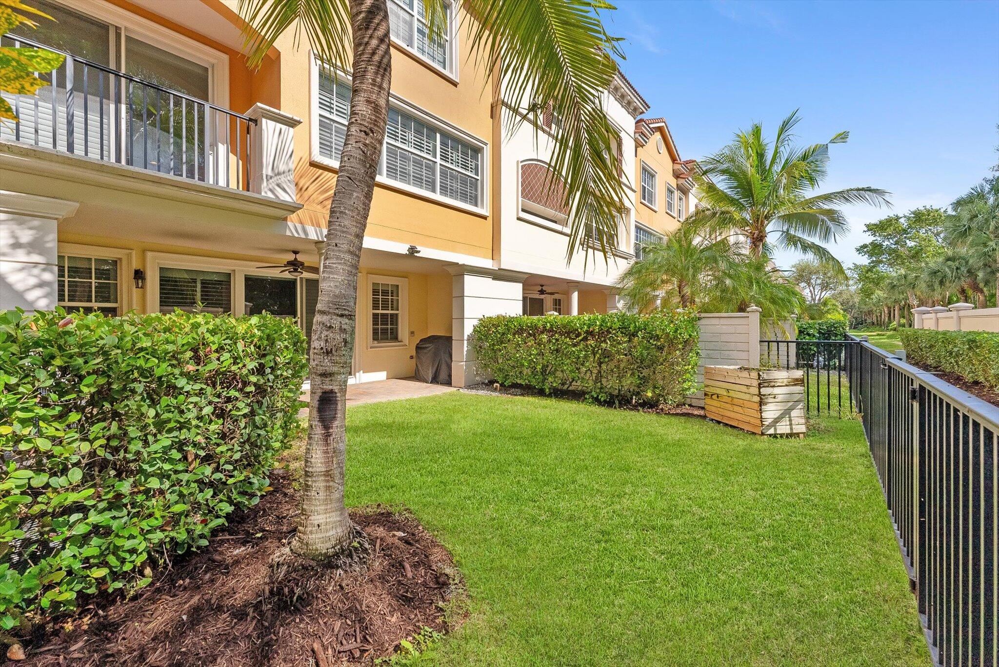 604 Northeast Francesca Lane Boca Raton, FL 33487 - Photo 43 of 58 backyard