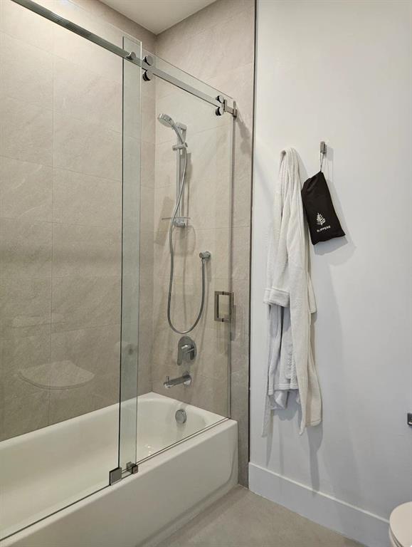 2275 Southeast 7th Street Pompano Beach, FL 33062 - Photo 14 of 14 a bathroom with a shower and bathtub